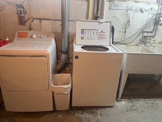 Shared laundry - 769 Delta Ave