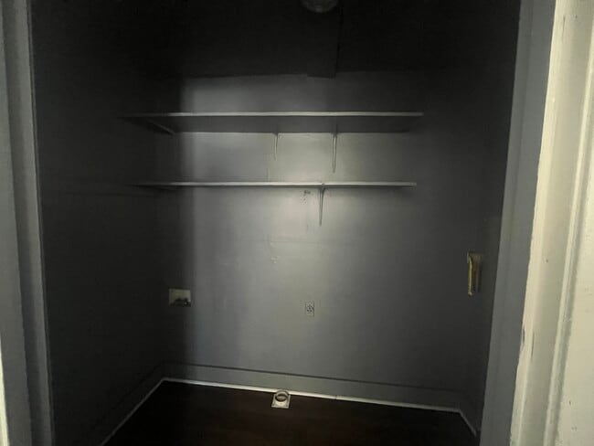 Building Photo - 209 Laurel St