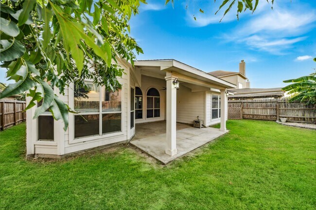 Building Photo - 17218 Double Lilly Dr