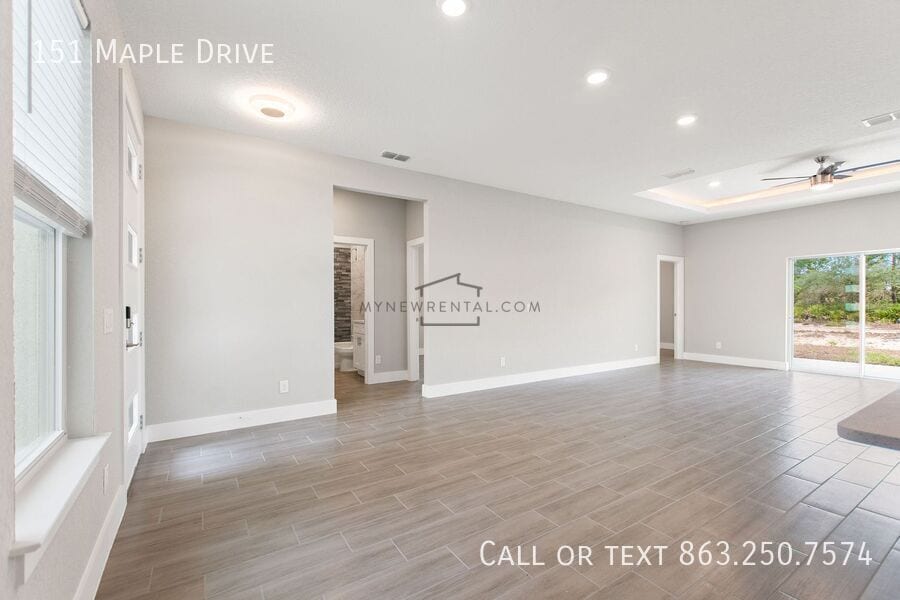 Building Photo - 151 Maple Dr