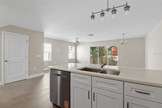 Building Photo - 43 SE 15th Terrace