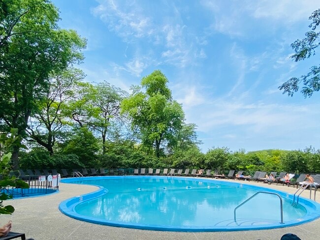 Building Photo - 505 N Lake Shore Dr