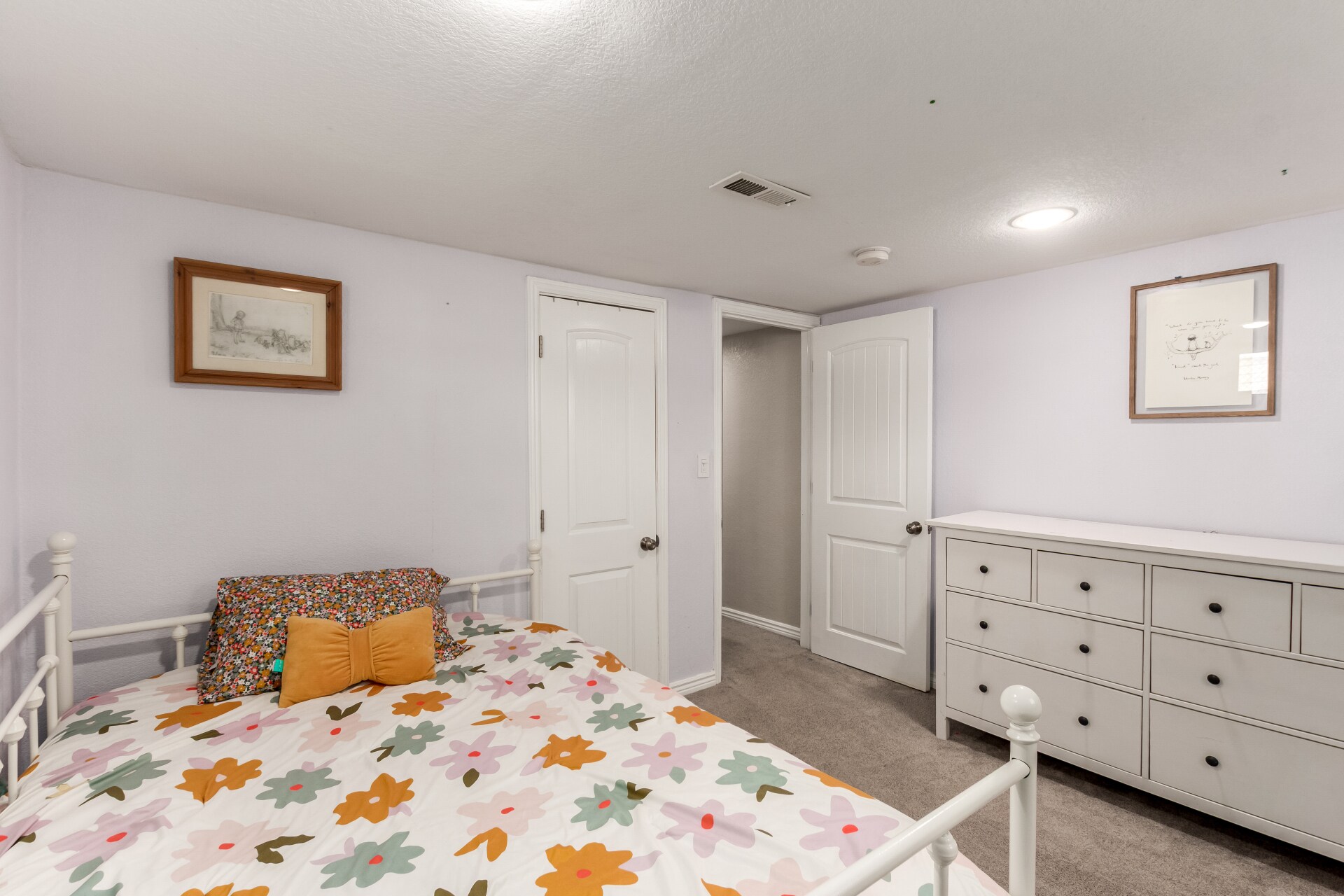 Building Photo - 830 Gray St