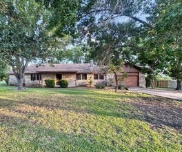 Building Photo - 501 Ridge Dr