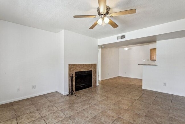 Building Photo - 5995 N 78th St