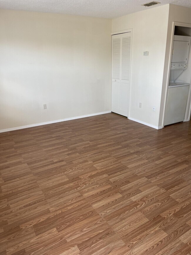 Building Photo - 1290 9th St