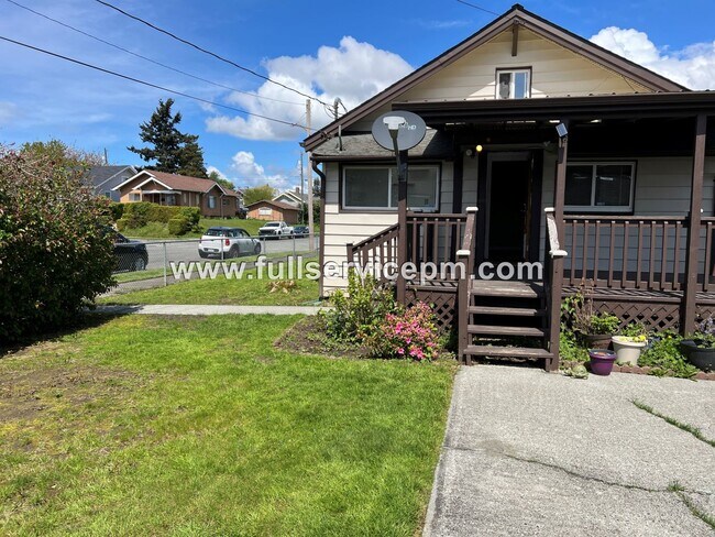 Building Photo - Wonderful corner lot home.