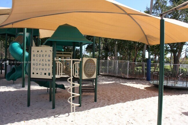 Building Photo - 1084 Golden Cane Dr