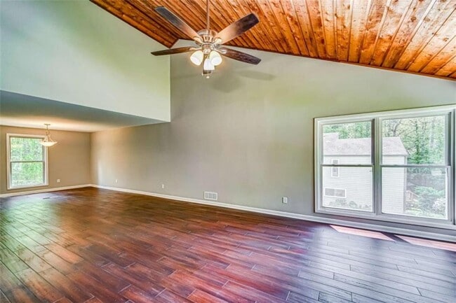 Building Photo - 2218 Woodfern Dr