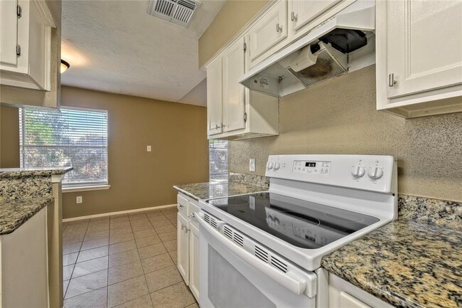 Building Photo - 1942 Myrna Ln