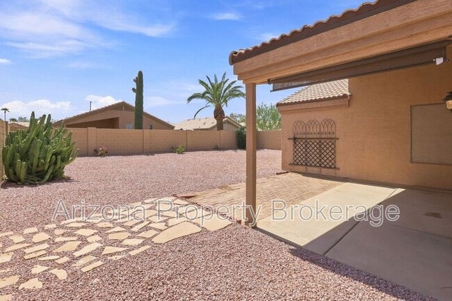 Building Photo - 1885 E Palomino Dr