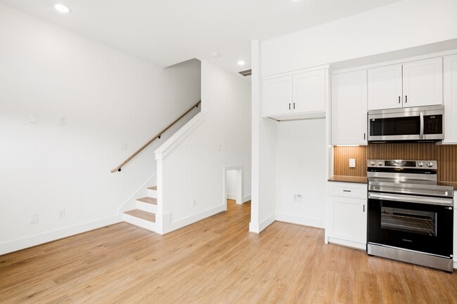 Building Photo - 7841 Sunnyhill St