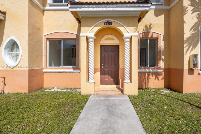 Building Photo - 1475 SE 24th Ct
