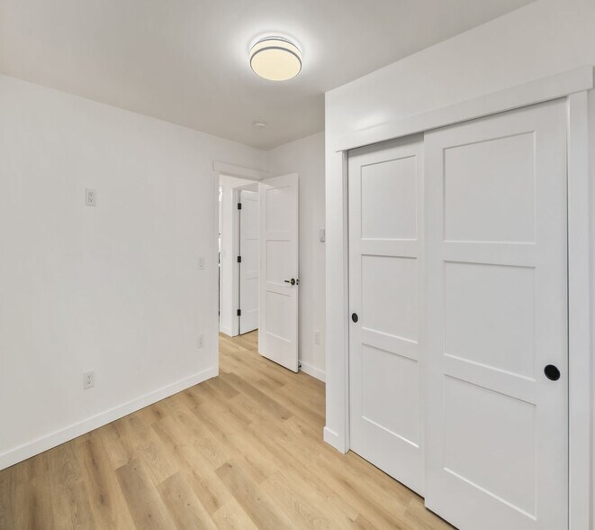 Building Photo - 5945 Fauntleroy Way SW