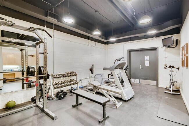 Building Photo - 710 Colorado St