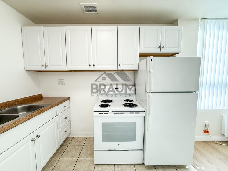 Building Photo - 5611 Fulcher Ave