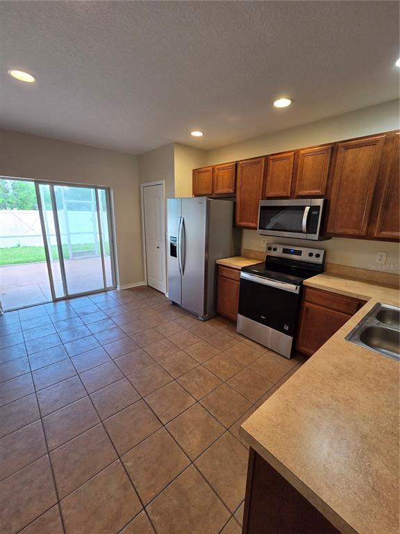 Building Photo - 12353 Foxmoor Peak Dr