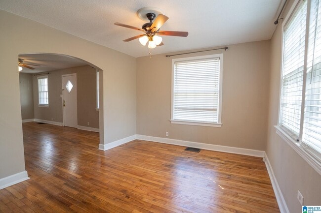 Building Photo - 9 Edgehill Rd