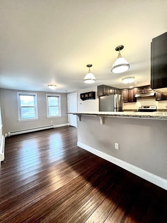 Building Photo - 166 Pleasant St