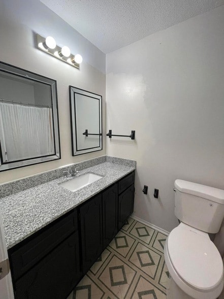 Building Photo - 3849 Ivy Ct