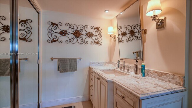 Building Photo - 3500 Galt Ocean Dr