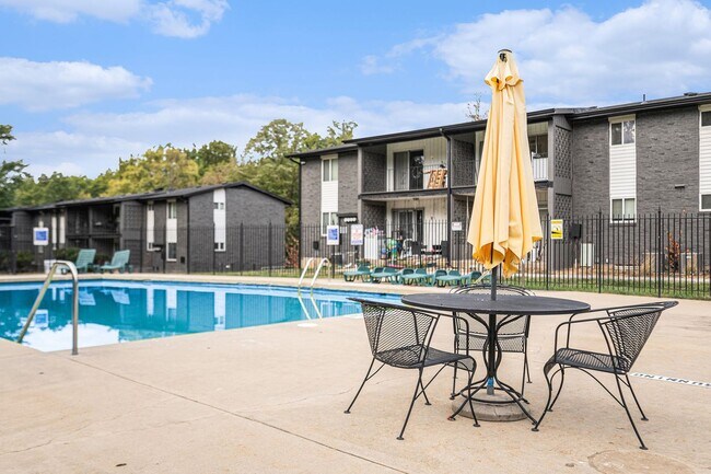 Building Photo - SPECIAL LIMITED TIME!!! 2 BEDROOM-1 BATH S...