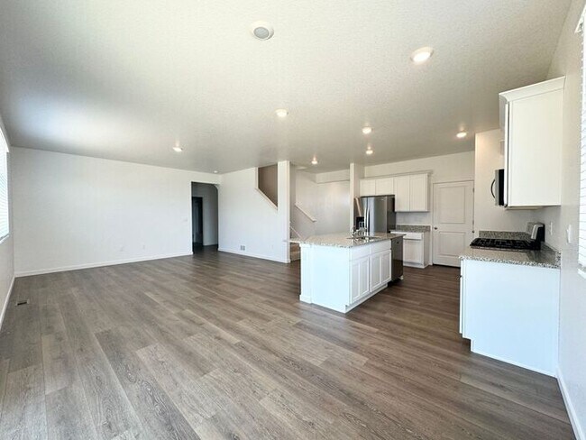 Primary Photo - Built in 2024! 5 bedroom 3 Bath House in W...