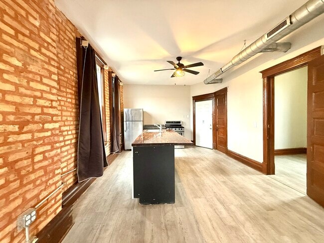 Building Photo - 2141 S Marshall Blvd