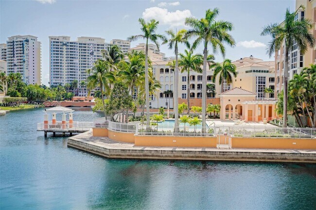 Building Photo - 725 Crandon Blvd