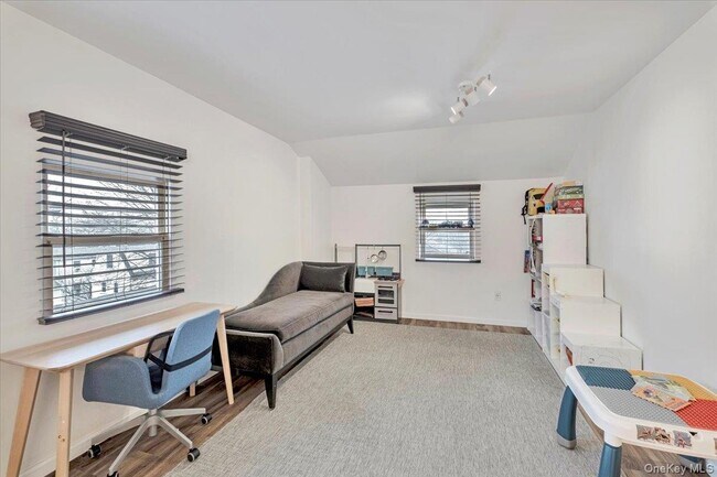 Building Photo - 75 Oakland Ave