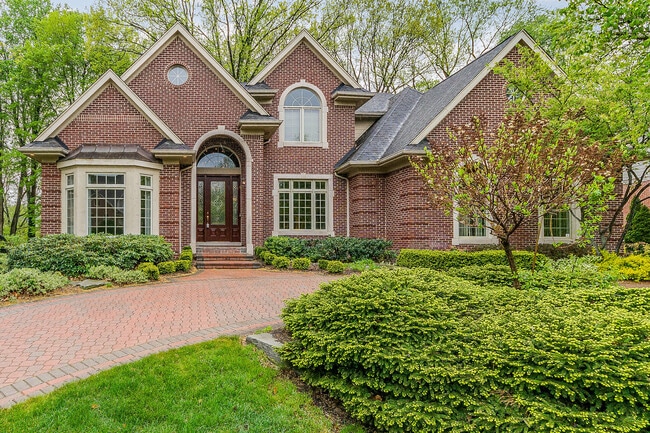 Building Photo - 16646 Brooklane Blvd