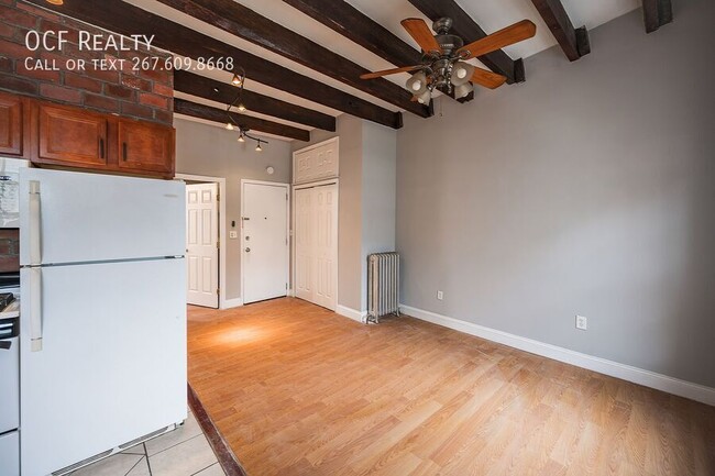 Building Photo - 2123 Spring Garden St