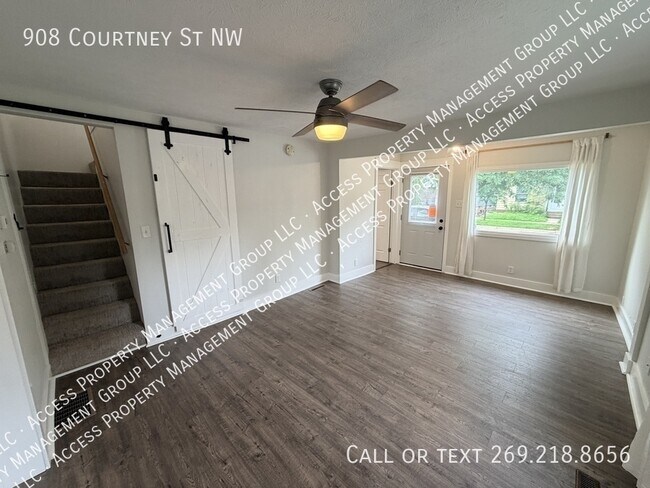 Building Photo - 908 Courtney St NW