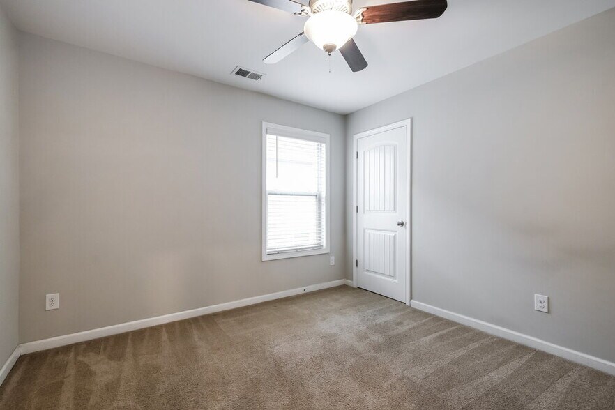 Building Photo - 345 Lenore Ct