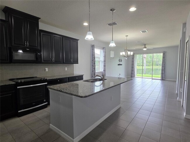 Building Photo - 4939 Autumn Ridge Dr