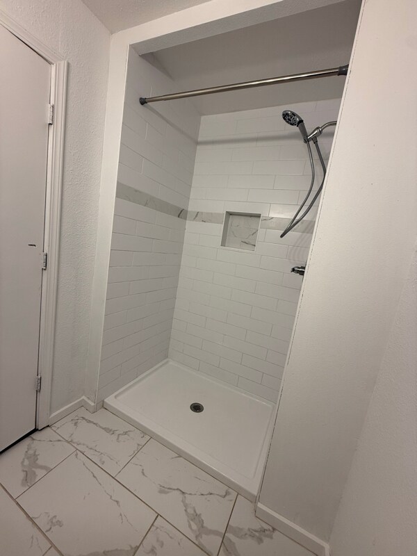 Building Photo - 921 102nd St S