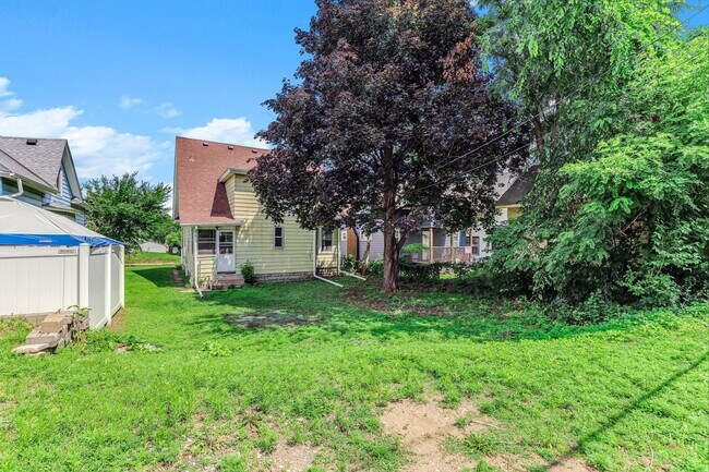 Building Photo - 884 Iglehart Ave