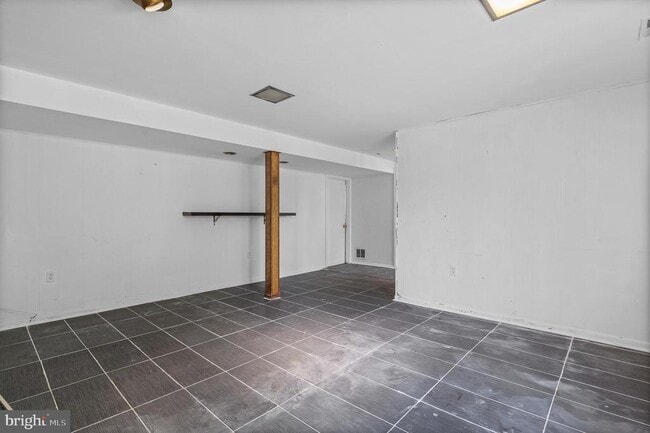 Building Photo - 6311 Barrs Ln