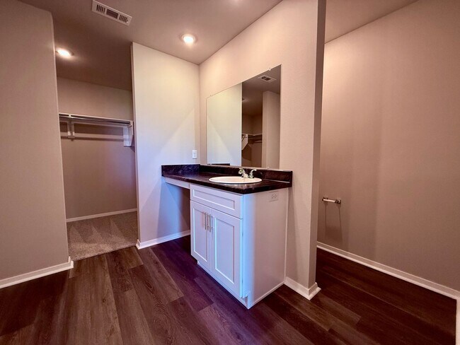 Building Photo - ***2508 E. Jan Street***