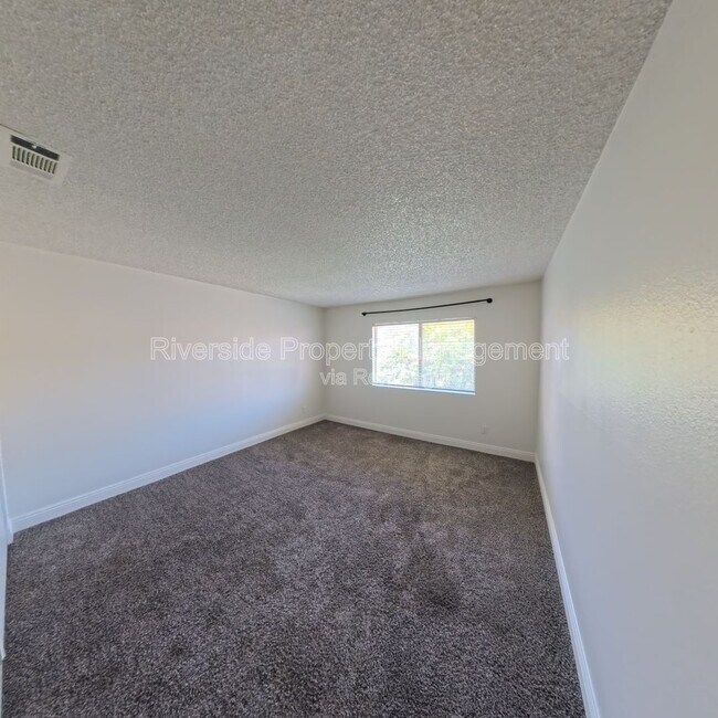 Building Photo - 2255 Cahuilla St