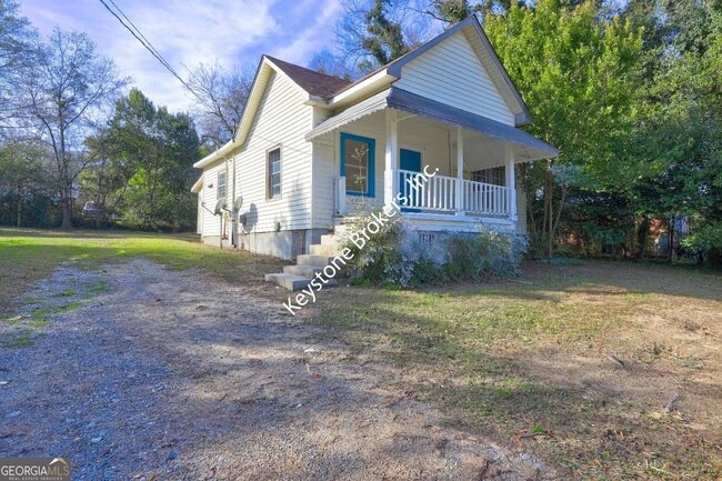 Building Photo - 760 Magnolia Dr