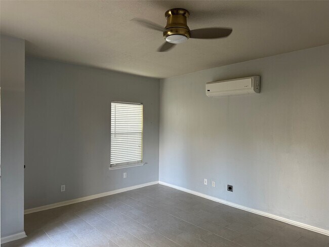 Building Photo - 3807 Belmont Turn