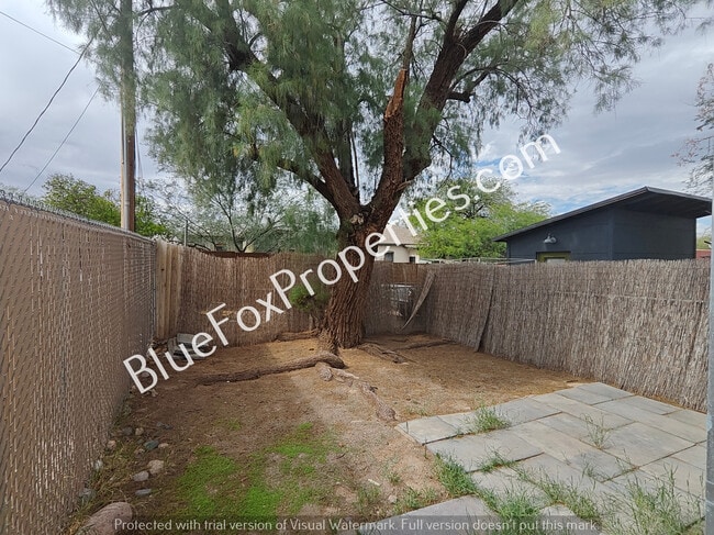 Building Photo - 233 N Jacobus Ave