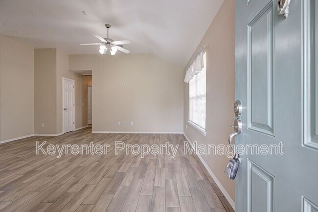 Building Photo - 932 Beaumont Square