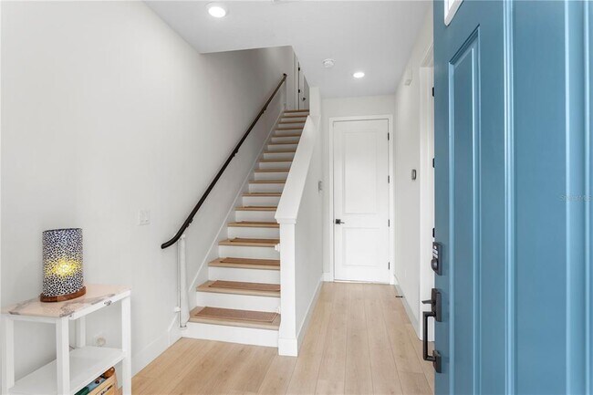 Building Photo - 114-121 21st St N