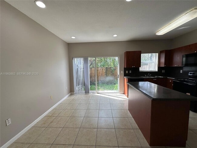 Building Photo - 1536 SE 31st Ct