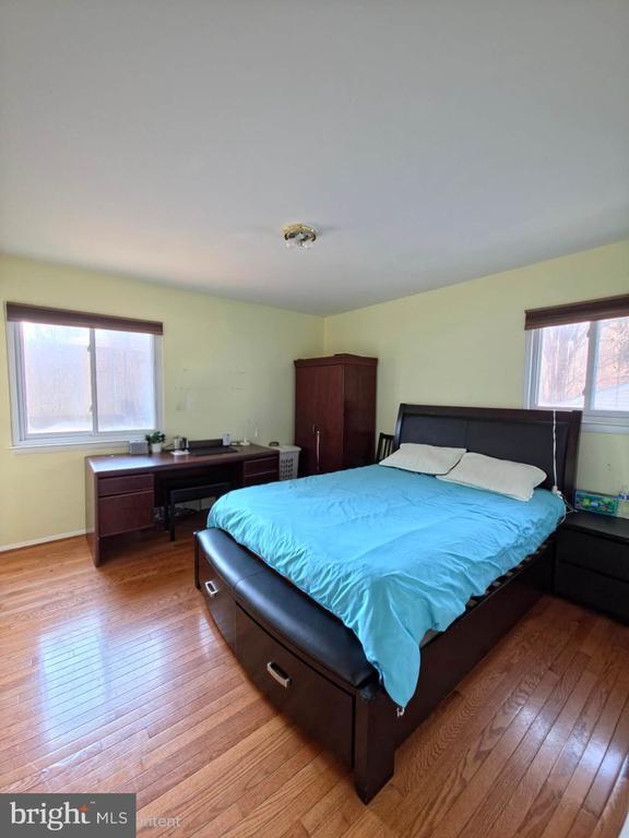 Building Photo - 200 Hardy Pl