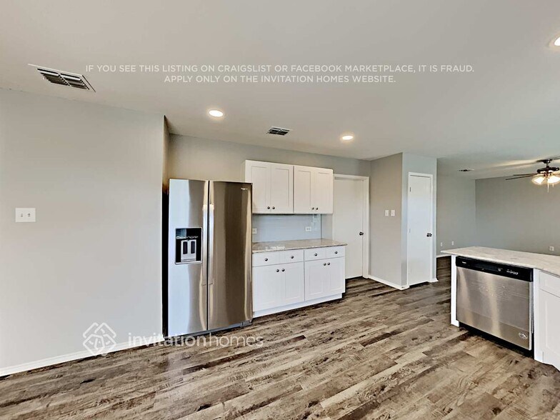 Building Photo - 4901 Waterford Dr