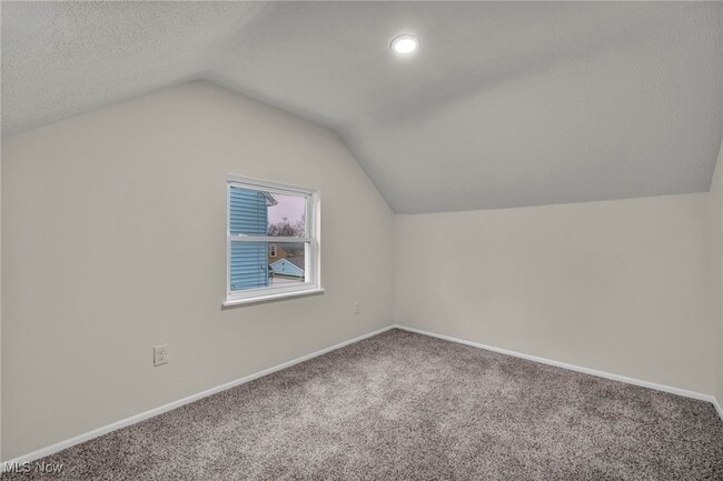 Building Photo - 766 E 232nd St