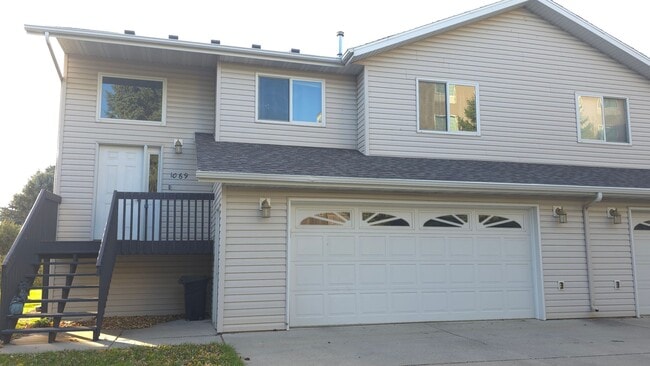 Building Photo - Furnished 2 Bedroom Home by I-94 & Hwy 83